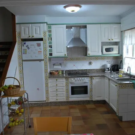 Chalet Adosado Muy Tranquilo Y A Pie De Playa بيت للعطل *